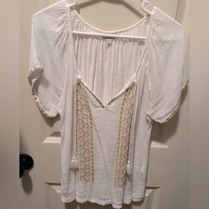 Lucky Brand white top with tassels. Size small.